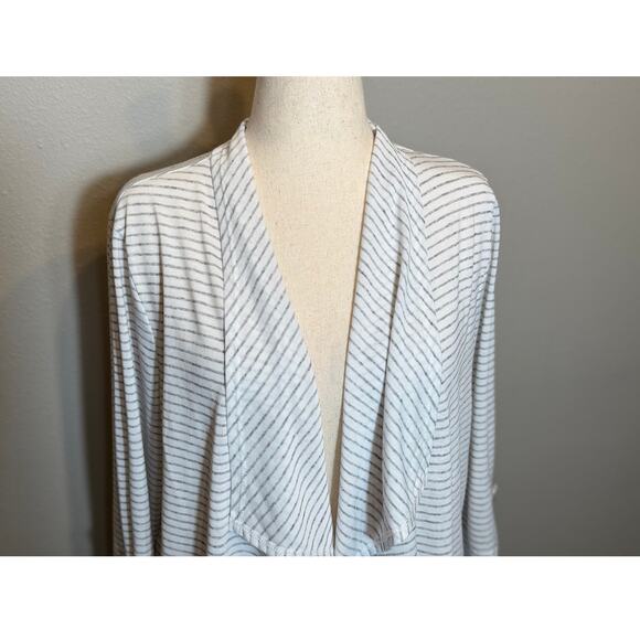 Chico's Zenergy cardigan open front gray & white stripe tab sleeve Sz 3 US XL - Picture 2 of 8